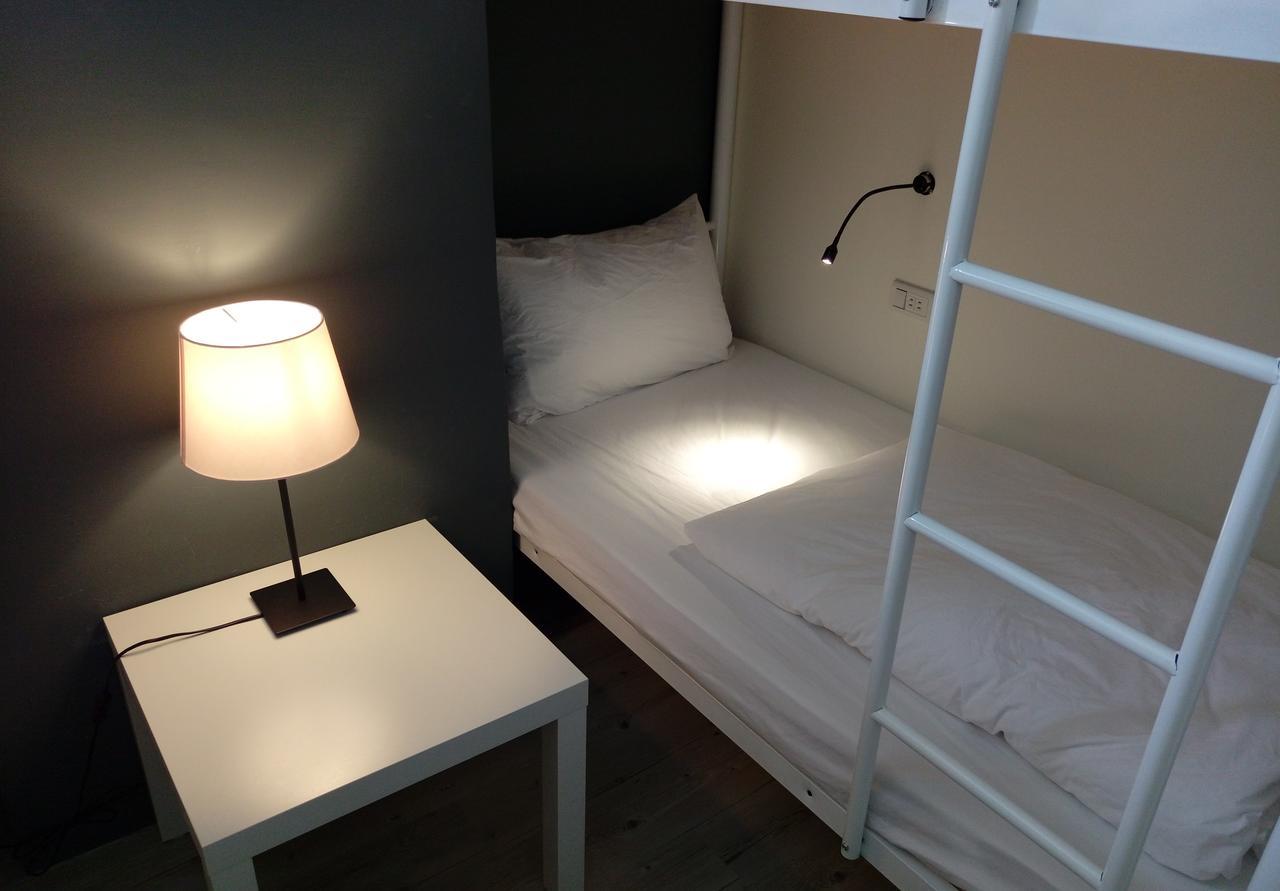 Luftpause Hostel Kaohsiung Exteriör bild